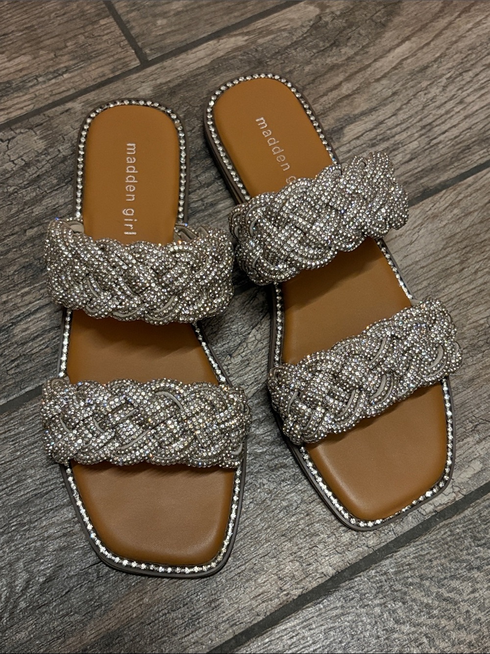 Madden Girl Parkk Flat Sandals Sparkly Rhinestones Braided with Studded Sole 8.5